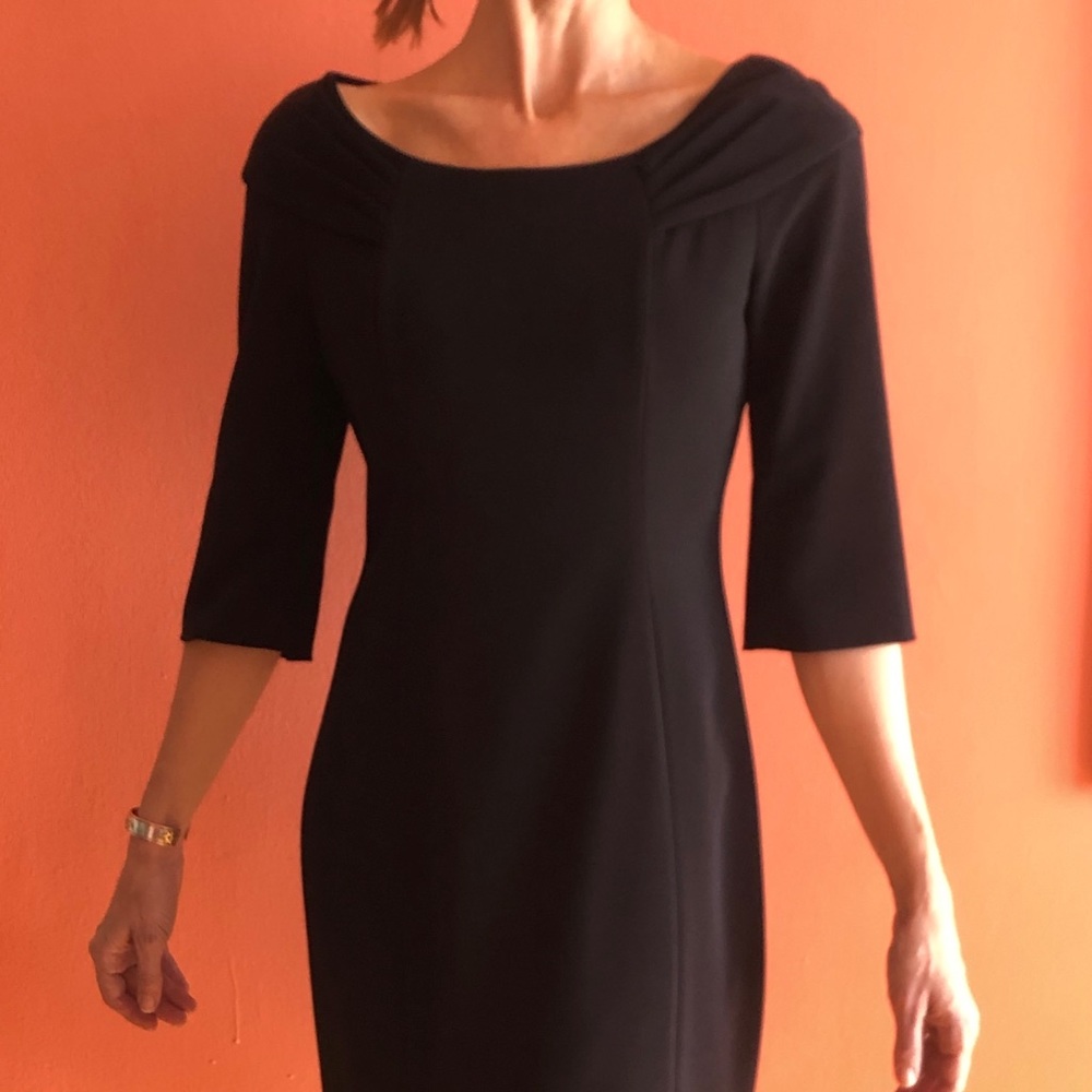 Tahari cocktail dress size 8 NWT 38 inches long